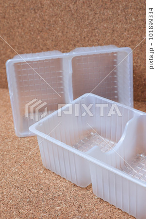 容器、プラスチック、プラスチック製品、資源ごみ、環境問題、お菓子、菓子、透明、入れ物、リサイクル、器 101899334