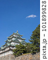 晴れた日の名古屋城 101899828