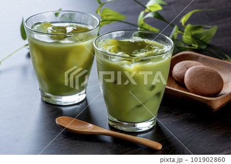 冷たい抹茶ラテ 101902860