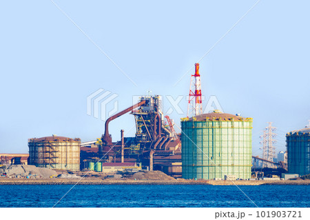 海から見た JFE スチール 東日本 製鉄所 【 重工業 の イメージ 】 101903721