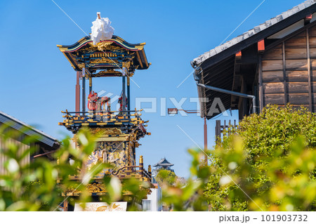 犬山祭、城下町を巡行する車山〈愛知県犬山市〉 犬山祭、城下町を巡行する車山〈愛知県犬山市〉 101903732