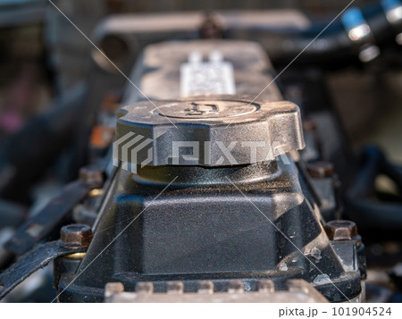 Filler cap for filling engine oil into a car engine. Filler cap for filling engine oil into a car engine. 101904524