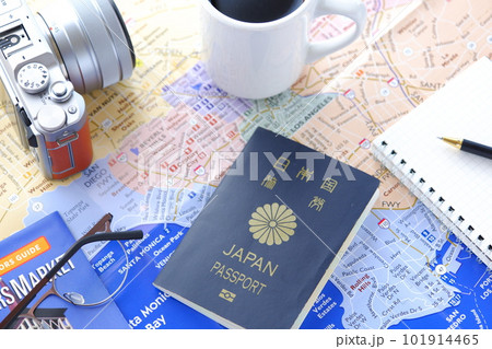 日本国のパスポート(一般旅券5年用紺色)を用意して旅行の計画を立てる 日本国のパスポート(一般旅券5年用紺色)を用意して旅行の計画を立てる 101914465