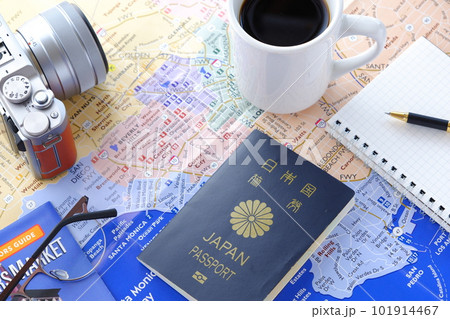 日本国のパスポート(一般旅券5年用紺色)を用意して旅行の計画を立てる 日本国のパスポート(一般旅券5年用紺色)を用意して旅行の計画を立てる 101914467