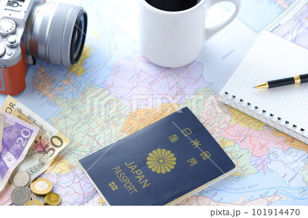 日本国のパスポート(一般旅券5年用紺色)を用意して旅行の計画を立てる 日本国のパスポート(一般旅券5年用紺色)を用意して旅行の計画を立てる 101914470
