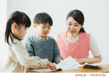 保育士　保育園　学童保育 101915192