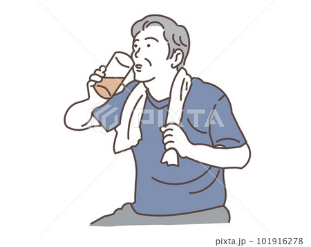 プロテインを飲む白髪のシニア男性 101916278