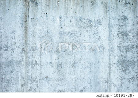 年月を経た打ちっ放しのコンクリートの外壁　a-1-3 寒色明るめ 101917297