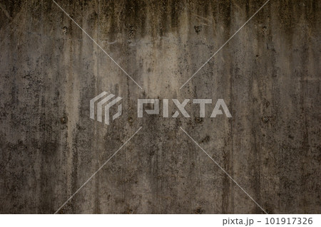 年月を経た打ちっ放しのコンクリートの外壁　b-3-1 暖色暗め 101917326