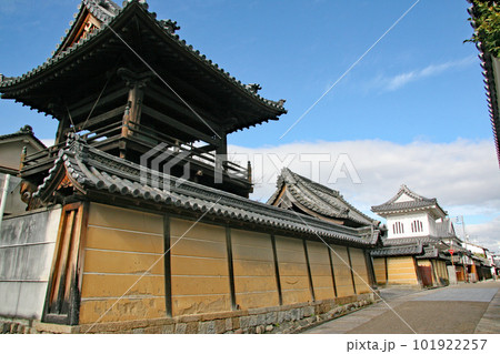 富田林寺内町・興正寺別院の古い鐘楼 富田林寺内町・興正寺別院の古い鐘楼 101922257