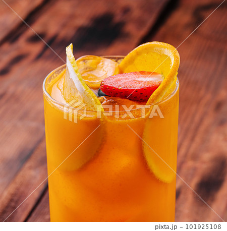 Sweet Refreshing Pimms Cup Cocktail with Fruit Sweet Refreshing Pimms Cup Cocktail with Fruit 101925108