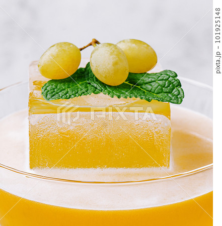 Summer Cocktail - Pornstar Martini on white Summer Cocktail - Pornstar Martini on white 101925148