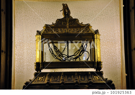Chains of Saint Peter in San Pietro in Vincoli church Chains of Saint Peter in San Pietro in Vincoli church 101925363