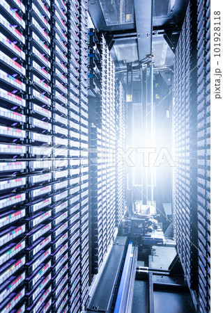 big data storage network and cloud computing technology concept 101928118