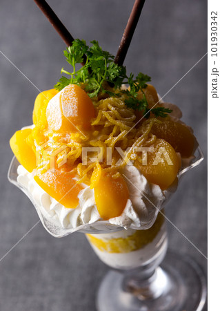 栗のパフェ・スイーツ・デザート 101930342