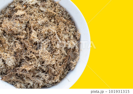 Dry sphagnum moss. Help plants retain moisture Dry sphagnum moss. Help plants retain moisture 101931315