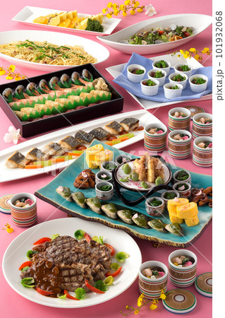 宴会料理・ビュッフェ・バイキング・パーティー・大皿・卓盛り料理 101932068
