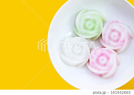 Coconut milk rose shaped jelly with (salim) Thai sweet dessert 101932603