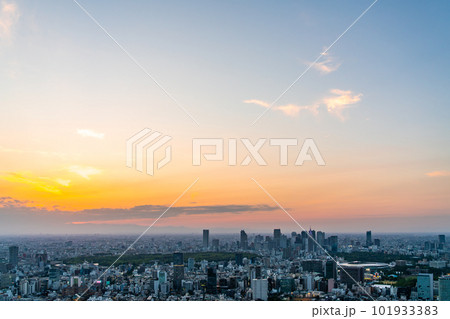 【東京都】夕暮れの新宿副都心 【東京都】夕暮れの新宿副都心 101933383