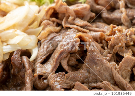 牛肉の生姜焼きのアップ。 牛肉の生姜焼きのアップ。 101936449