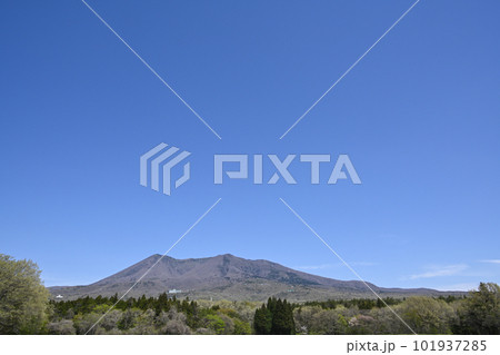 那須野が原と那須連山の風景 101937285