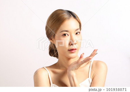 Beautiful Attractive Asian Woman smile and - Stock Photo [96198718] -  PIXTA