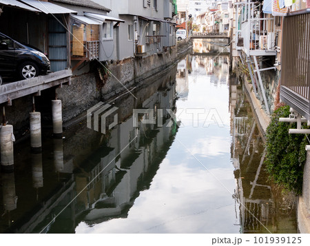 【讃岐街道】佐古川沿いの街並み 101939125