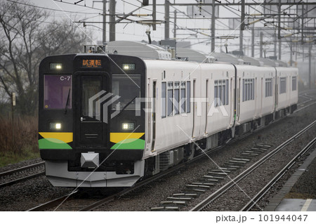 737系6両編成 101944047