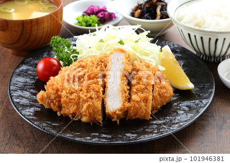 ロースかつ定食 101946381