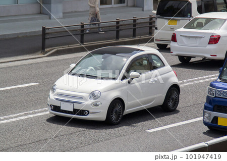 小型乗用車 道路走行 小型乗用車 道路走行 101947419