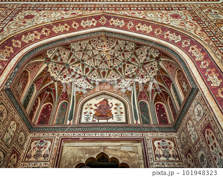 The famous Amber Fort, the fortified residence of Raja Man Singh I in the northern suburbs of Jaipur, India 101948323
