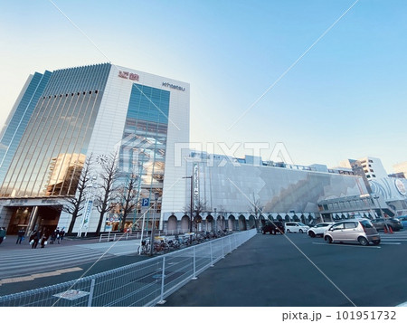三重県　近鉄四日市駅の全景 101951732
