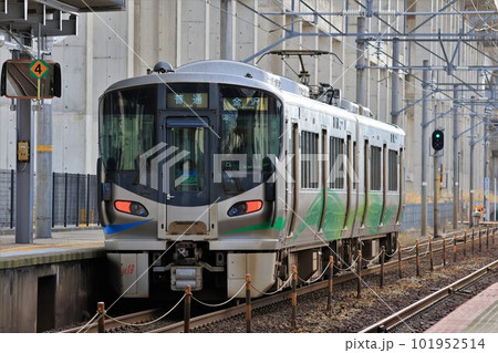 【あいの風とやま鉄道】521系1000番台（IRいしかわ鉄道線：森本駅） 101952514
