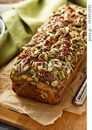 Healthy gluten free banana bread 101952892