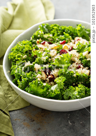 Fresh healthy salad with kale and quinoa 101952903