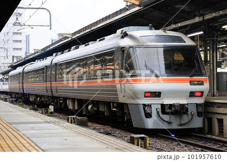 【JR東海】キハ85系「南紀」（関西本線：名古屋駅） 101957610