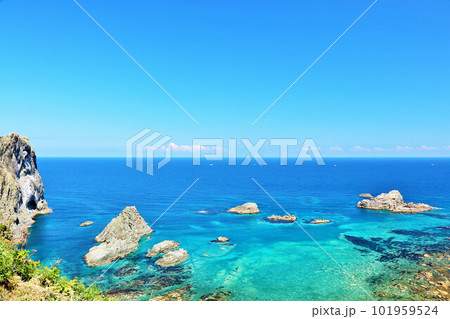 北海道 青空と青い海の島武意海岸 北海道 青空と青い海の島武意海岸 101959524