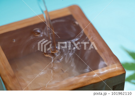 冷酒を注ぐ 冷酒を注ぐ 101962110