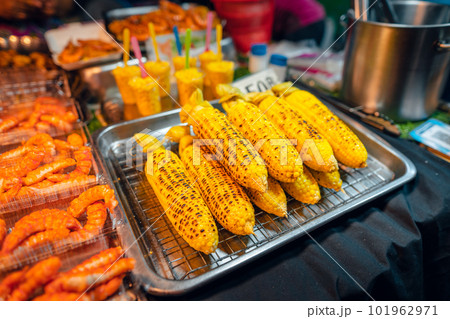 Grilled Corn at the street market on the island 101962971
