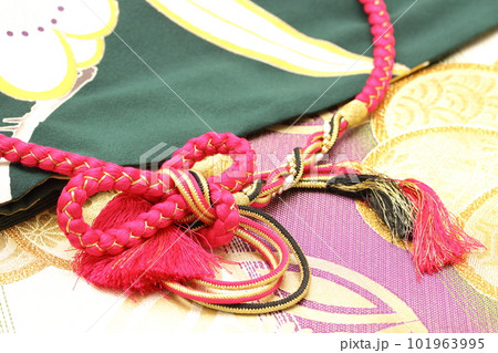 和服の帯と帯締め 101963995