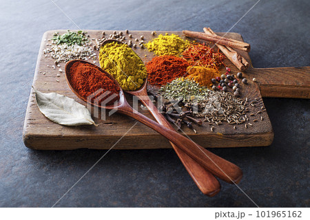 Herbs and spices 101965162