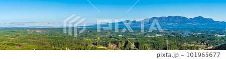 荻岳展望所（西側）からの草紅葉　パノラマ　【熊本県阿蘇市】 101965677