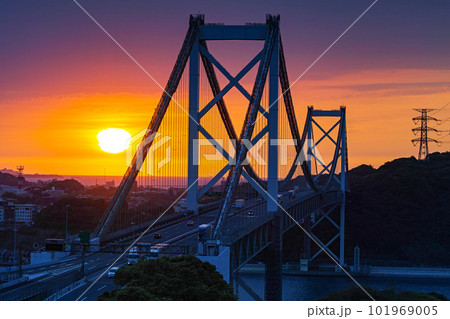 福岡・山口県/ 関門橋の夕陽(和布刈公園・めかり公園) 福岡・山口県/ 関門橋の夕陽(和布刈公園・めかり公園) 101969005