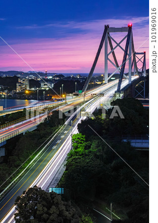 福岡・山口県/光跡が美しい 関門橋の夜景（和布刈公園・めかり公園） 101969016