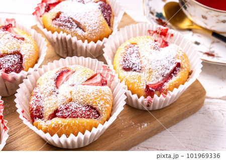 いちごのマフィン 101969336