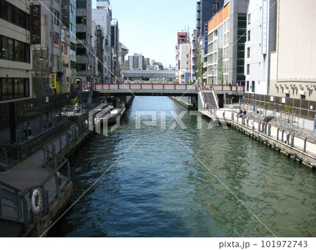 街の中を流れる河を撮影しました。 街の中を流れる河を撮影しました。 101972743