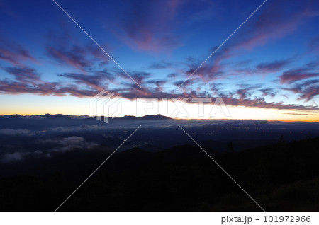 道の駅　美ヶ原高原からの日の出前の展望 101972966