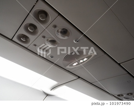 旅客機内シートベルトサインと空調設備 101973490