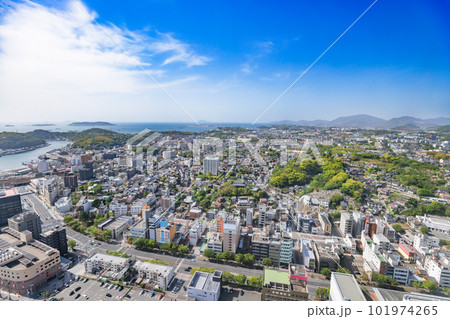 タワーの上から見る山口県下関の街並み タワーの上から見る山口県下関の街並み 101974265