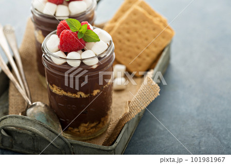 Smores chocolate pudding in a jar Smores chocolate pudding in a jar 101981967